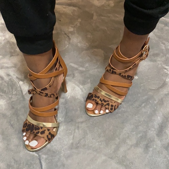 Tan Leopard high heels - Picture 3 of 5